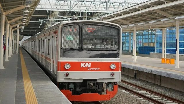 Commuter line or known as KRL in Jabodetabek area
