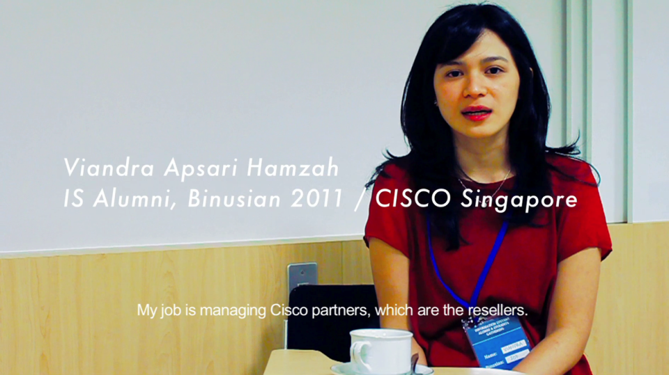 Viandra Apsari Hamzah, working at CISCO, Singapore