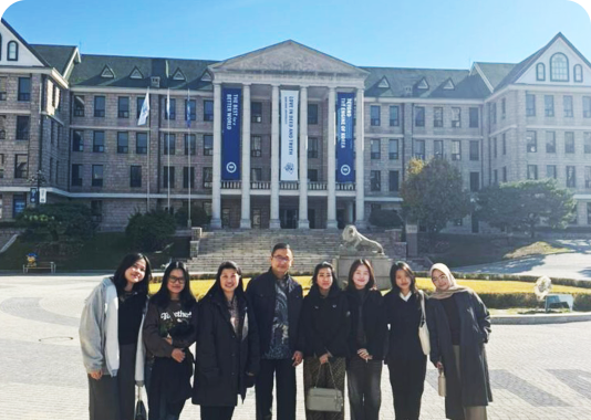 STUDENT AFFAIRS & COMMUNITY